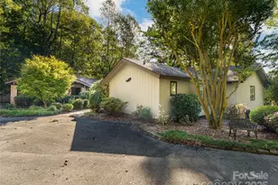 412 W Browning Rd, Hendersonville, NC 28791 - Photo 3