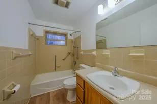 410 Avena Rd, Black Mountain, NC 28711 - Photo 17