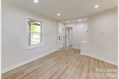 2721 Mayflower Road, Charlotte, NC 28208 - Photo 9