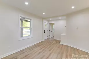 2721 Mayflower Rd, Charlotte, NC 28208 - Photo 9