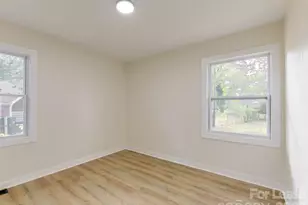 2721 Mayflower Rd, Charlotte, NC 28208 - Photo 27