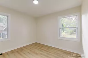 2721 Mayflower Rd, Charlotte, NC 28208 - Photo 25