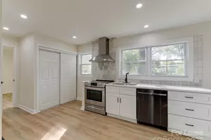 2721 Mayflower Rd, Charlotte, NC 28208 - Photo 13