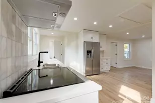 2721 Mayflower Rd, Charlotte, NC 28208 - Photo 15