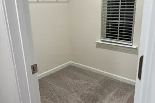 8045 Murray Br Dr, Charlotte, NC 28216 - Photo 9