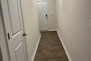 8045 Murray Br Dr, Charlotte, NC 28216 - Photo 7