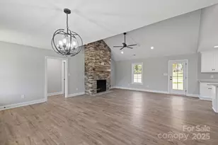 2583 Wallace Acres Ln, Lincolnton, NC 28092 - Photo 3