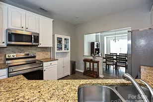 16319 Peachmont Dr, Cornelius, NC 28031 - Photo 5