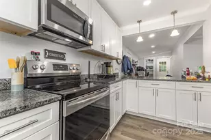 2752 Peachtree Rd, Statesville, NC 28625 - Photo 11