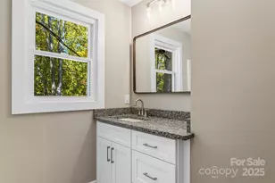 715 7th Ave SE, Hickory, NC 28602 - Photo 9