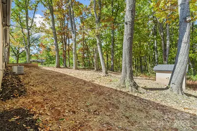 715 7th Avenue SE, Hickory, NC 28602 - Photo 15