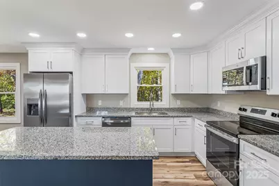 715 7th Avenue SE, Hickory, NC 28602 - Photo 7