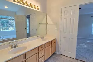 8221 Brookings Dr, Charlotte, NC 28269 - Photo 17