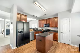 9919 Treeside Ln, Matthews, NC 28105 - Photo 7
