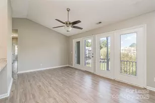 6165 Meadow Rose Ln, Charlotte, NC 28215 - Photo 5