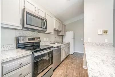 6165 Meadow Rose Lane, Charlotte, NC 28215 - Photo 9