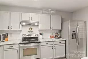 805 River Trail Rd, Lowell, NC 28098 - Photo 23