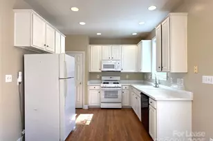 1928 Dearmon Dr, Charlotte, NC 28205 - Photo 7