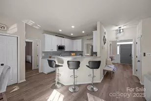 7708 Harrington Woods Rd, Charlotte, NC 28269 - Photo 15