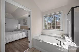 7708 Harrington Woods Rd, Charlotte, NC 28269 - Photo 23