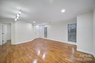 2506 Cranbrook Ln, Charlotte, NC 28207 - Photo 11