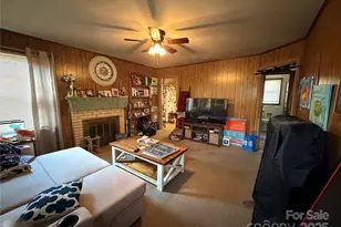 928 Bost St, Albemarle, NC 28001 - Photo 3