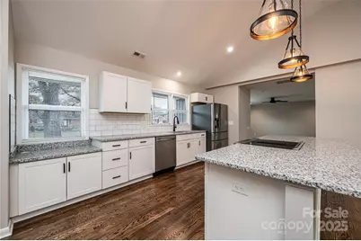 908 13th Street NW, Conover, NC 28613 - Photo 9