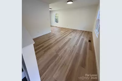 202 W 19th Street, Newton, NC 28658 - Photo 5