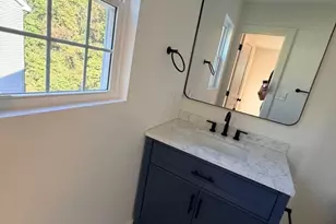 202 W 19th St, Newton, NC 28658 - Photo 9