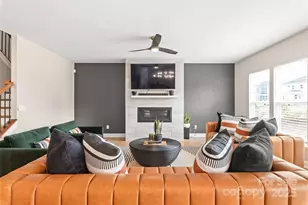 12205 Hollinhope Dr, Charlotte, NC 28278 - Photo 13