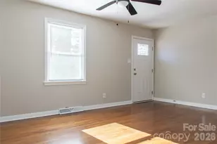 2854 Burbank Dr, Charlotte, NC 28216 - Photo 5