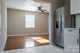 2854 Burbank Dr, Charlotte, NC 28216 - Photo 3