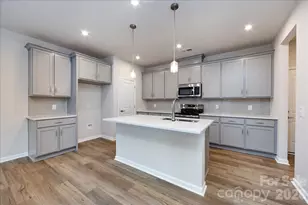 8430 Discovery Ln, Charlotte, NC 28216 - Photo 7