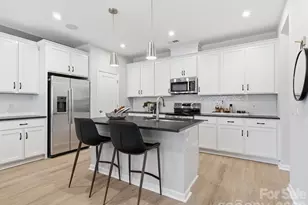 8430 Discovery Ln, Charlotte, NC 28216 - Photo 9