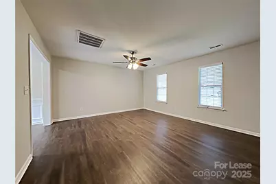 5549 Peachwood Drive, Charlotte, NC 28216 - Photo 7