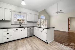 12408 Cedar Fall Dr, Huntersville, NC 28078 - Photo 13