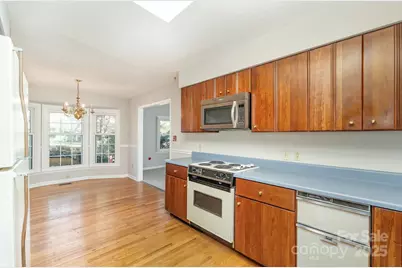 410 Hidden Woods Lane, Hendersonville, NC 28791 - Photo 5