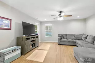 30 Shire Wy Ln, Leicester, NC 28748 - Photo 5