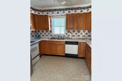 991 36th Avenue Court NE, Hickory, NC 28601 - Photo 7