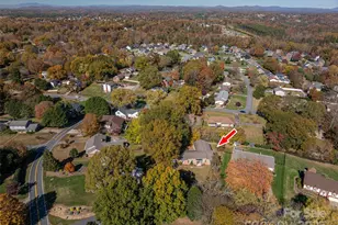 991 36th Ave Ct NE, Hickory, NC 28601 - Photo 3