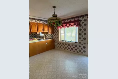 991 36th Avenue Court NE, Hickory, NC 28601 - Photo 9