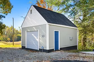 116 E Boston Ave, Bessemer City, NC 28016 - Photo 23