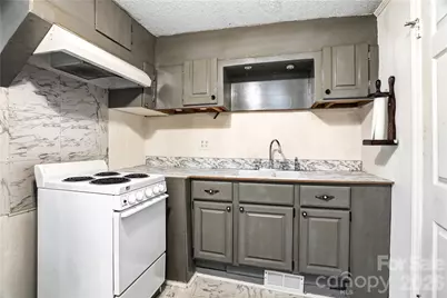 116 E Boston Avenue, Bessemer City, NC 28016 - Photo 7