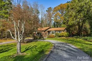 181 Surry Ln, Hendersonville, NC 28791 - Photo 3