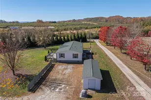 31 Little Hungry Rd, Hendersonville, NC 28792 - Photo 27