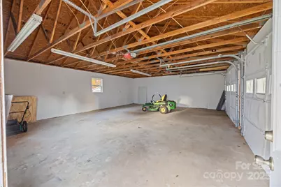 812 N Main Street, Lowell, NC 28098 - Photo 33