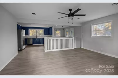 812 N Main Street, Lowell, NC 28098 - Photo 9