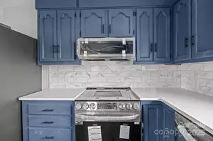 812 N Main St, Lowell, NC 28098 - Photo 15