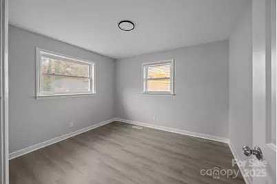 812 N Main Street, Lowell, NC 28098 - Photo 23