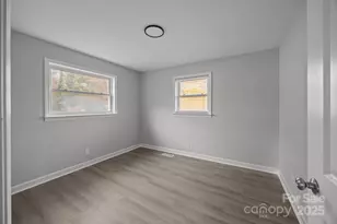 812 N Main St, Lowell, NC 28098 - Photo 23